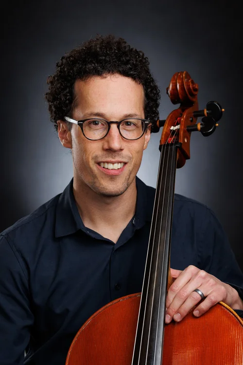David Feldman is a Cello teacher in Lynchburg, Virginia.