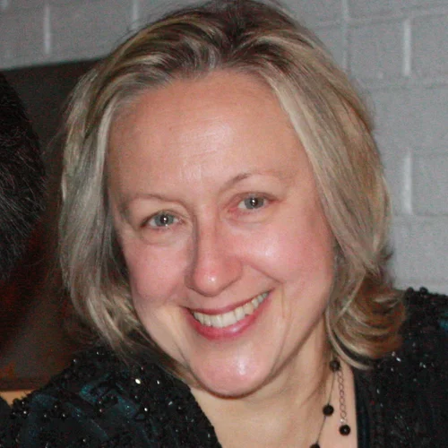 Janice Mauroschadt teaches violin, piano, and art in Charlottesville Virginia.