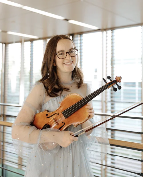 Maddie Kirk teaches Violin and Viola at all levels in Lynchburg Virginia.